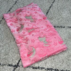 Unicorn Fuzzy Glow In The Dark Blanket NWOT